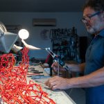 Mauro Bonaventura nel suo laboratorio (1)