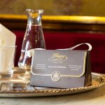 Elegante bag da 50 grammi contenente i dragées espresso
